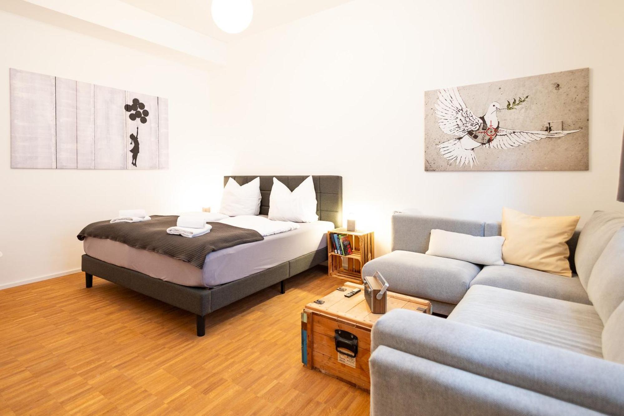Ko-Living - Beatles Und Banksy Suites & Studios Am Eselsbrunnen - Altstadt - Kueche Halle  Extérieur photo