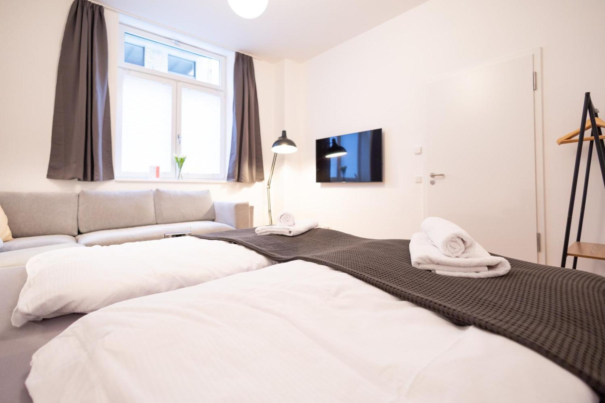 Ko-Living - Beatles Und Banksy Suites & Studios Am Eselsbrunnen - Altstadt - Kueche Halle  Extérieur photo