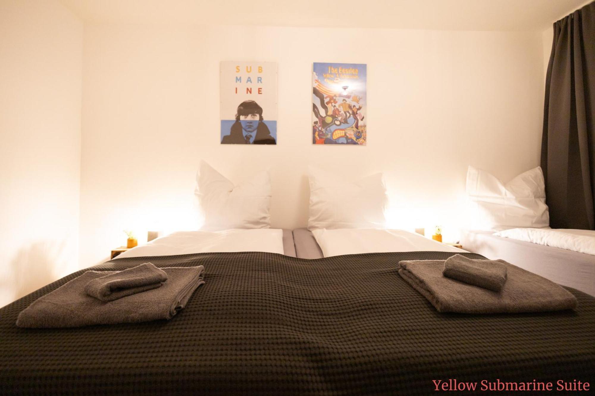 Ko-Living - Beatles Und Banksy Suites & Studios Am Eselsbrunnen - Altstadt - Kueche Halle  Extérieur photo